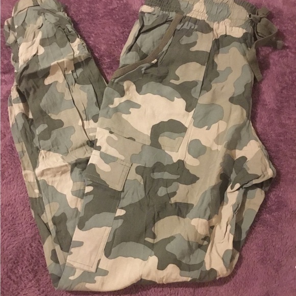 NWOT Hippy Rose CAMOUFLAGE Stretchy Leggings - Picture 2 of 14